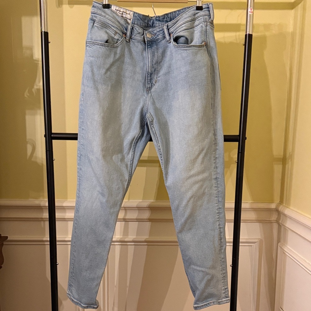 H&M Men's Athletic Tapered Jeans - Light Blue